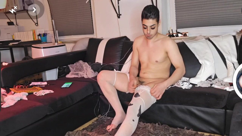 Daddy Femboy: Travesti kadın kılıklı macht sich fertig fr seks partisi /