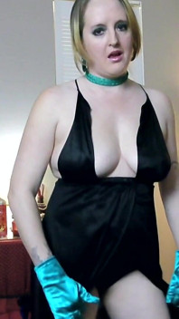 Satin satin si ibu tiri lagi asik nyepong kontol & dicrot di muka
