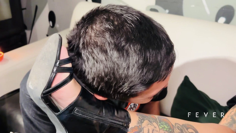 Fever Films: Explorando los Sentidos 2 el Sentido del Olfato - Kyra Sex debutando...