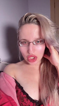 Obsesión de labios grandes instrucciones de paja para Paypig