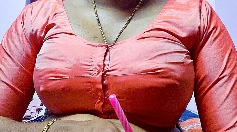 Desi Mohini: Professora sexy castiga seu aluno no quarto