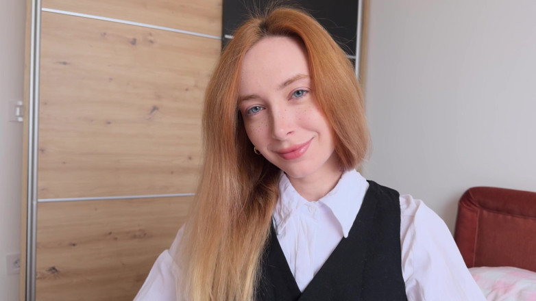 Loly Nebel Studio: Ta nejkrásnější dívka v kanceláři si tě najednou všimla