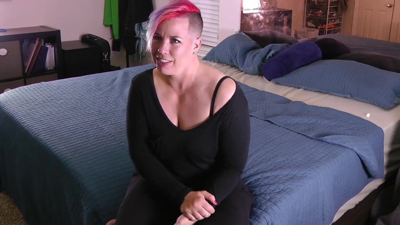Suck Sluts and Blowjob Bitches: Real couple fucks at home