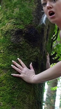 Nové video: Bezostyšně chycena při běhání! Hiker mi dává creampie! Běhala jsem v lese, když pískal