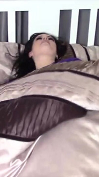 Catalia se réveille excitée