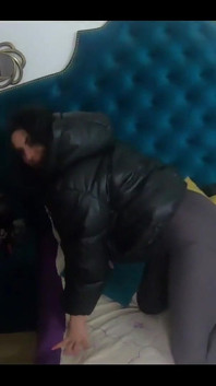 milfycalla dostaje dużo spermy na new Puffy Downjacket!