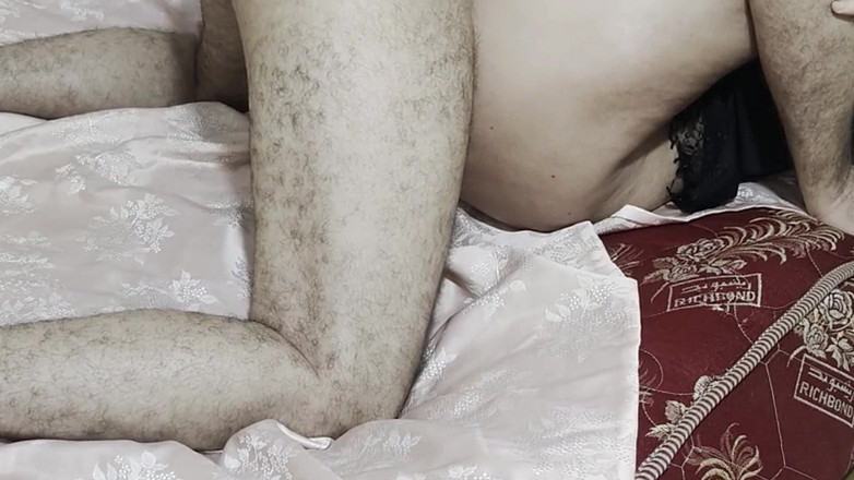 Salma Arab: Soția împarte voal hijab arab și femei italiene