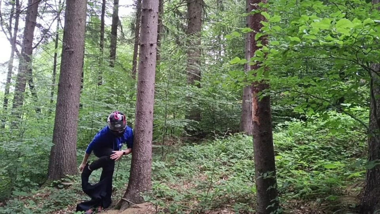 kickerscooter: Forest Risk: Jerking off a Dick Under a Busy Road