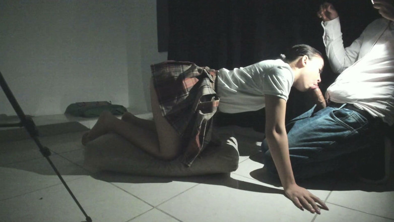 Teen amateur Latinas: Schoolgirl Teen Agrees to Give Blowjob and a Footjob for