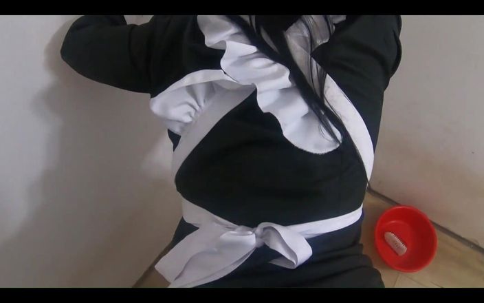 MilfyCalla: Kompilace cosplay - Slutty Nun a Nymfomanská služka - Náhled
