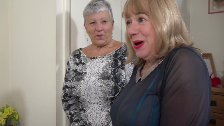 Dirty Doctors Clips - Mature British Lesbians: Trisha aur savana seks therepist se milne jaen