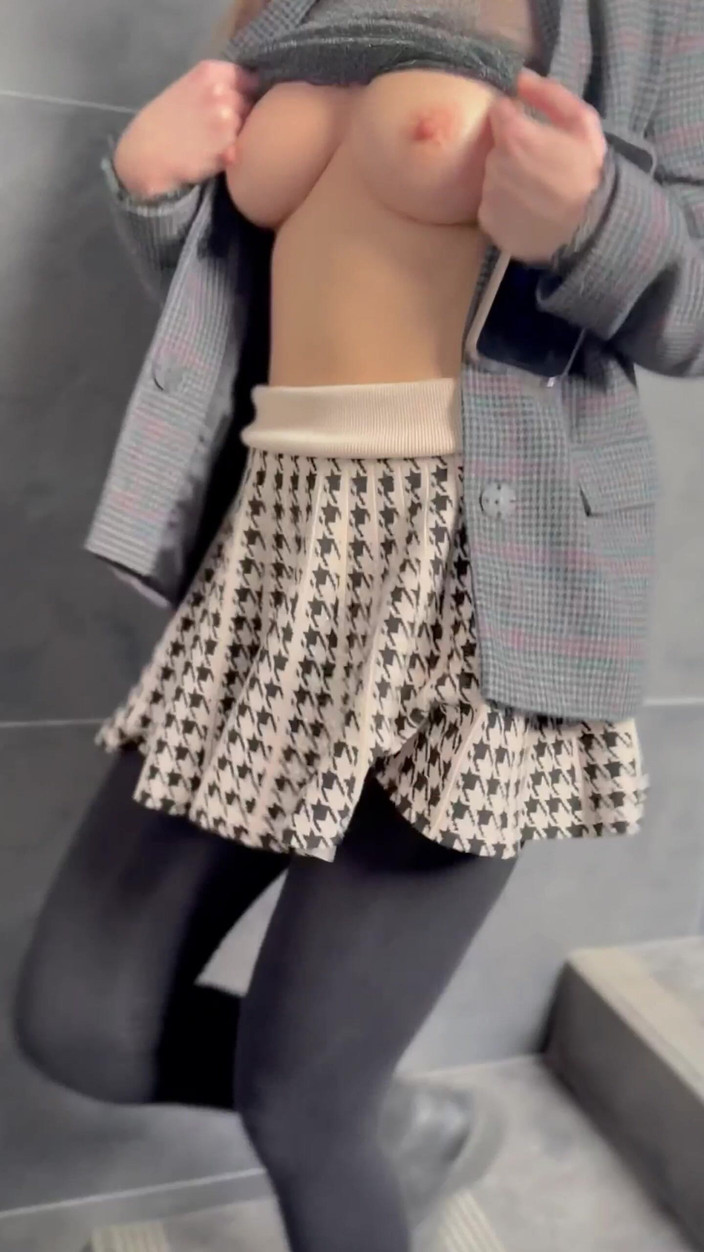 Sonya Pretty: Marchez sans culotte