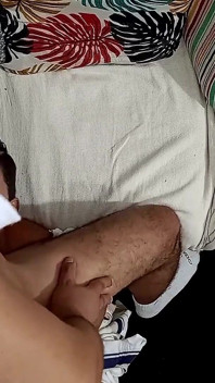 Kötü temizlikçi kadın cezalandırılmasını istedi ve şaplaklandı ve yüzüne boşalma