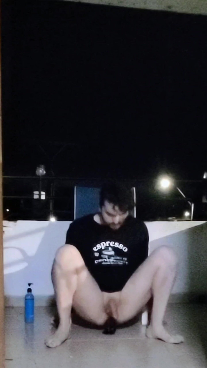 SlutClosetedfag: 발코니에서 빠르게