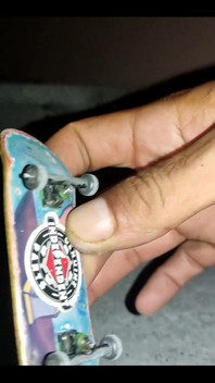 Finger Skate Day