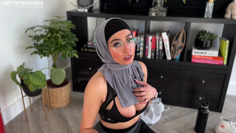 DirtySpringbok: 그녀의 하우스메이트에게 잡힌 히잡 Aaliyah Yasin