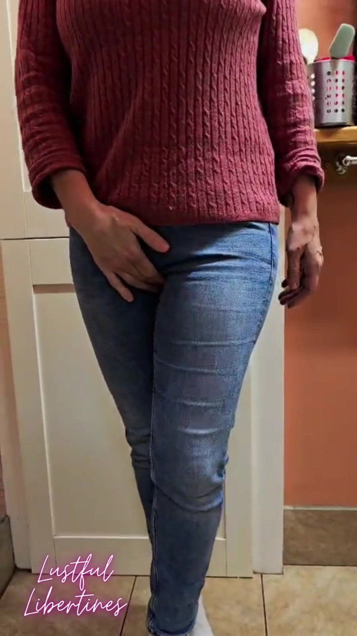 Lustful Libertines: Jeans Wetting