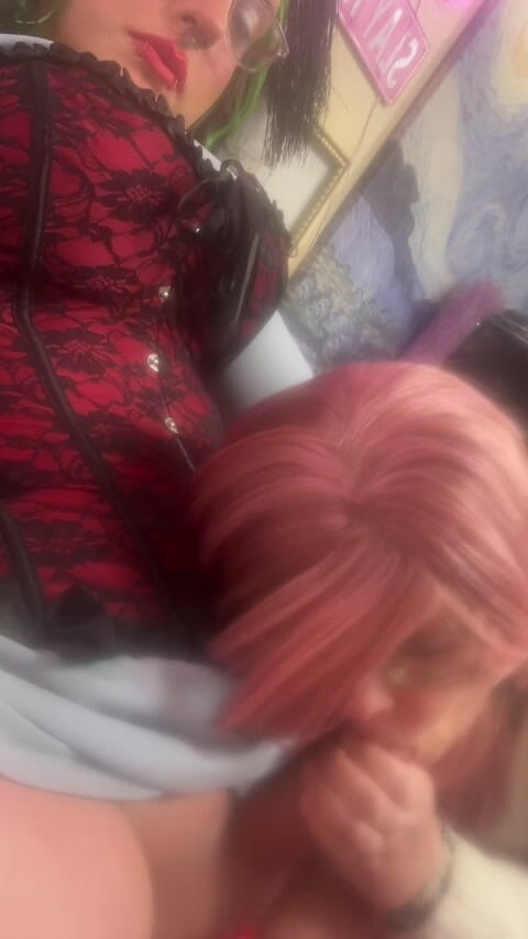 Blakelytgirl: Slečna Blue saje a šuká Blakely Morningstar