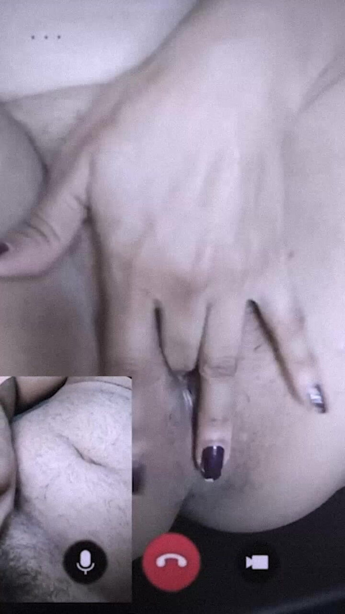 YoursAnanya: Videohovor indické manželky s manželem