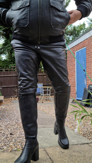 Leatherman63: Vollleder-outfit