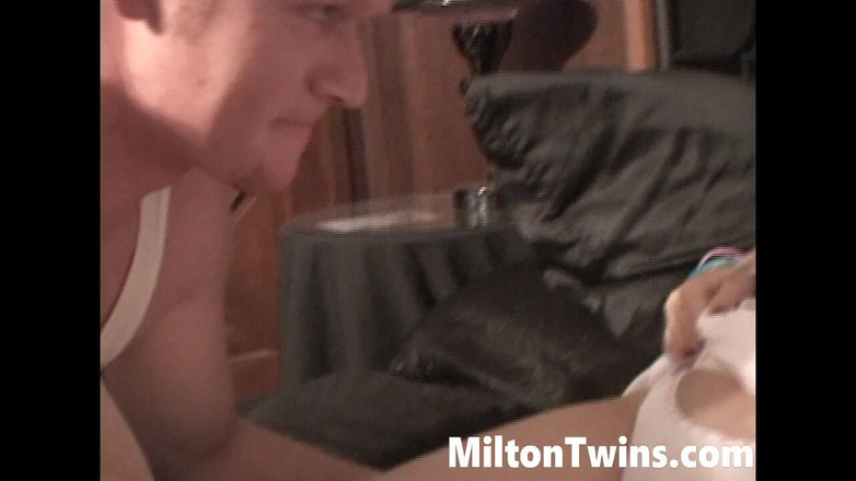 Milton Twins: Seks threesome sama kembar kembar milton dan didobel penetrasi
