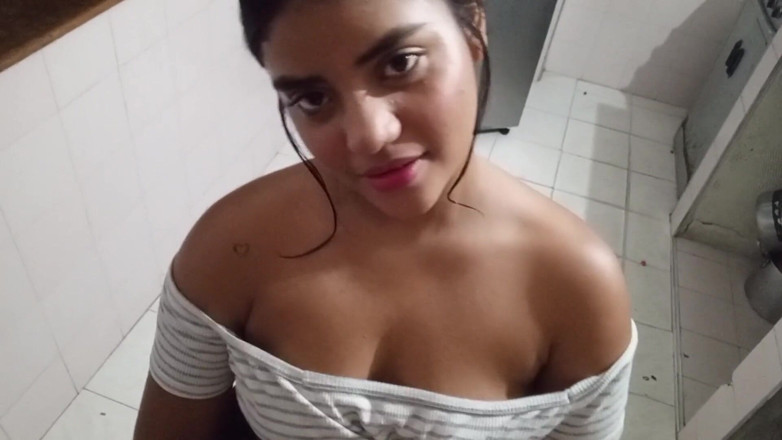 NatalyGirl: Vlog Wideo: Filmuję moją piękną brunetkę przyrodnią siostrę, więc mogę...