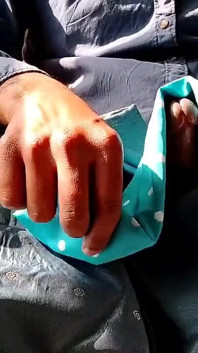 80 Satin handjob - Schwanz blasen reiben und kommen auf Satin silky sky blue dot Print Anzug von Neighbour Anti