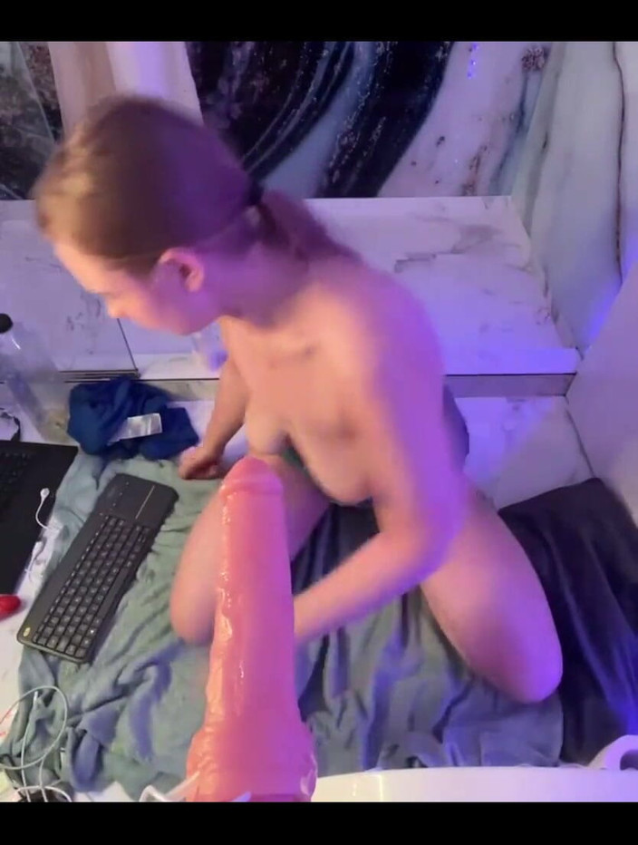 JuiceLussie: 精液を食べて、フェラチオと顔に精液を