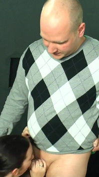 Nespoutaný a nemilosrdný sex v porno budce - 1