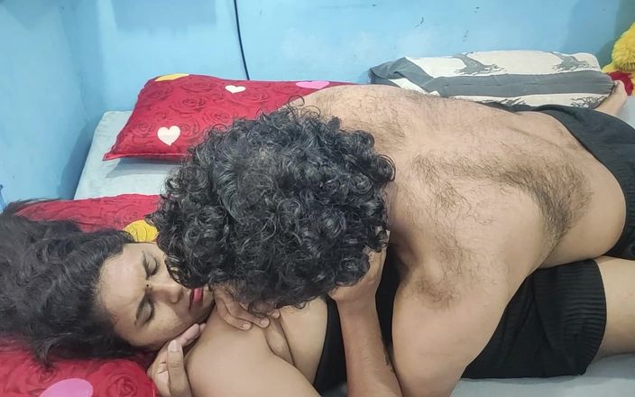 Vaishnavysharunraj: Seksi desi malayali modern kız üvey erkek kardeşiyle ateşli seks yapıyor