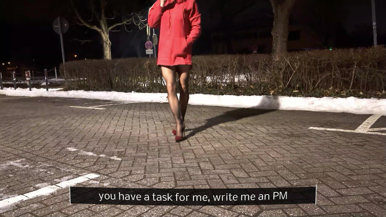 Loreley add: ジーンズの中におしっこしちゃう