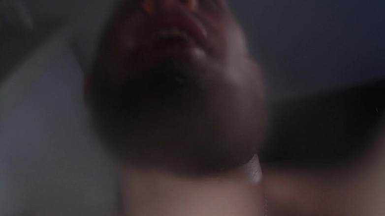 Hunky time: Un papa nourrit une bave et une morve avec des...