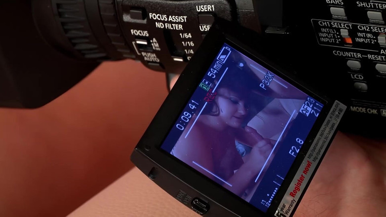 DEUTSCHLAN PORNO XXX: हॉट जर्मन पत्नियों की कैमरे पर चुदाई