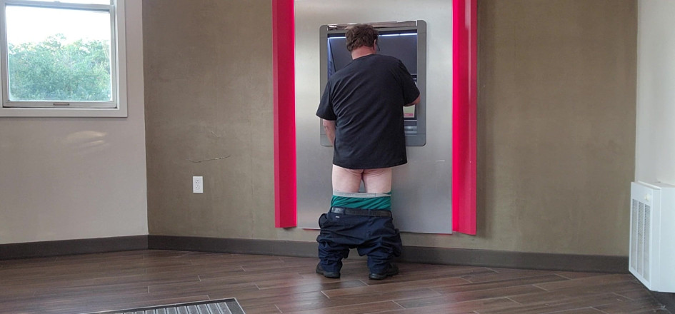 Fat boy: Masturbare la bancă
