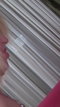 Des MILF matures baisent des bites énormes aux seins énormes