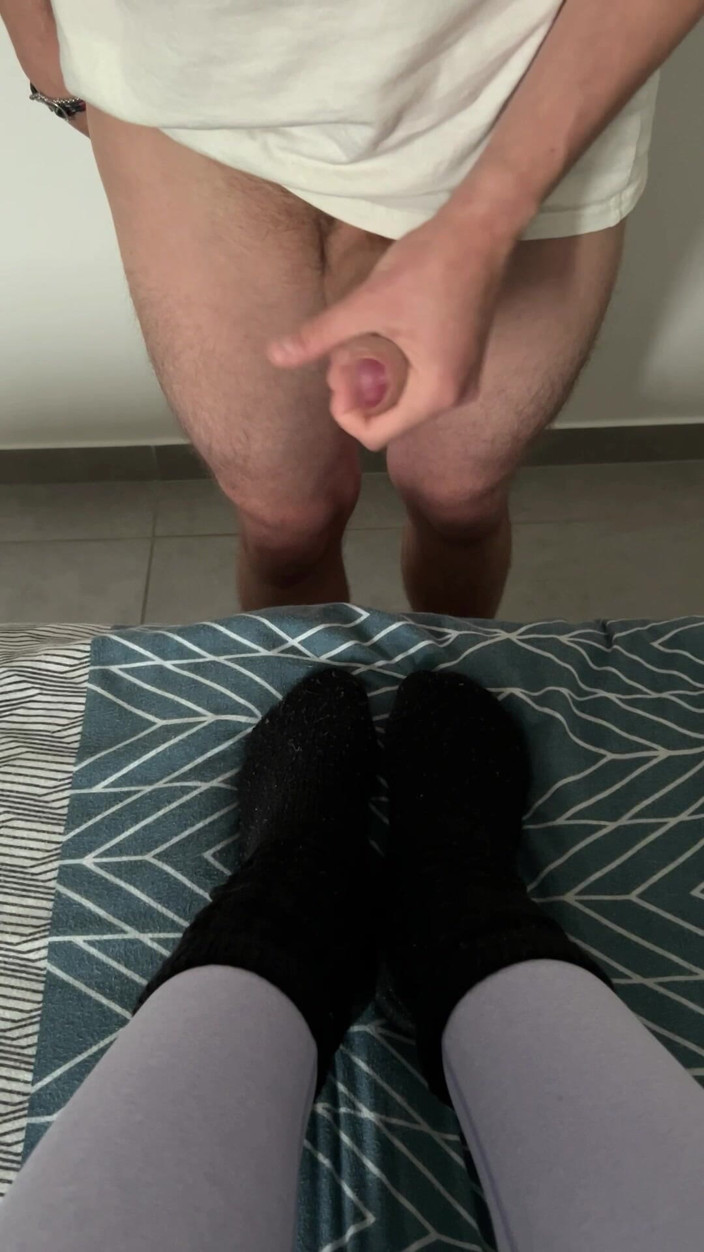 Frenchsockjob: Después de la... Mis calcetines negros babeados llamaron su atención