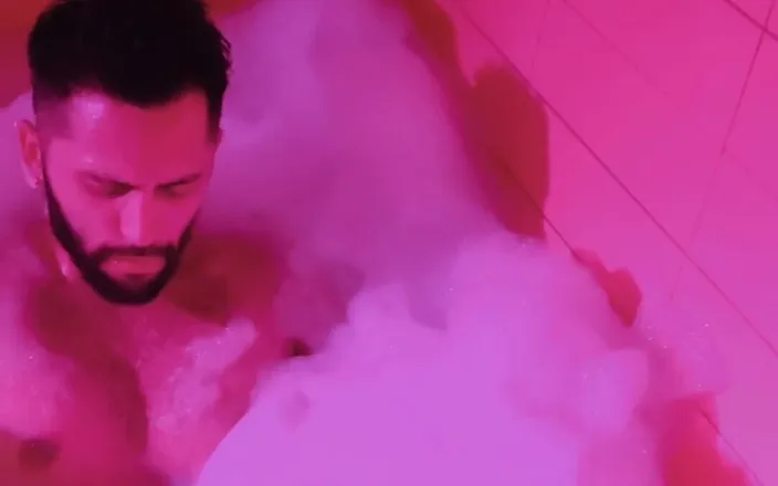 Camilo Brown: Super bubble bath