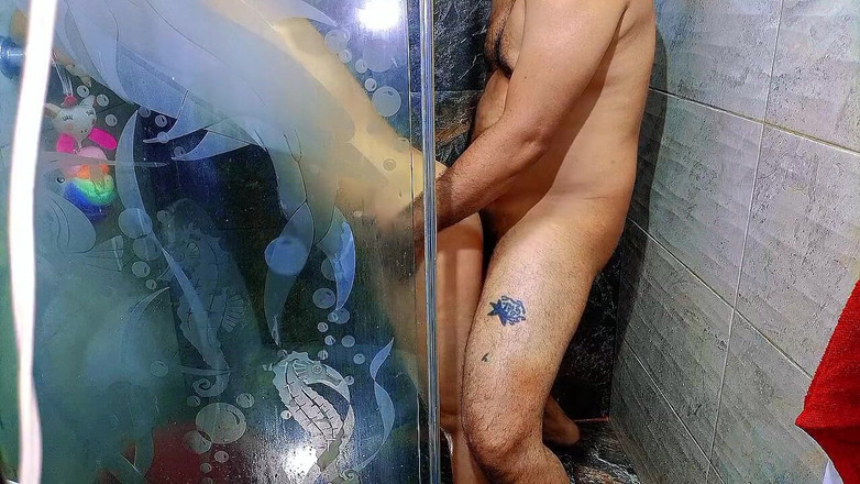 ADYgirls: 和继女一起洗澡