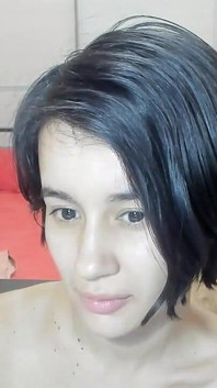 Sexy Myla_angel se usmívá před kamerou