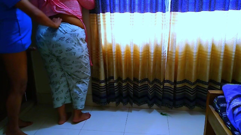 Aria Mia: Sexy pákistánská 18+ náctiletá vysokoškolačka chce šukat od nejlepšího přítele svého přítele