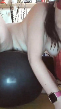 Black Latex Domination: Giant Balloon Inflation and Nicoletta's Sensual Clutch (pov Looning & Cigolii)