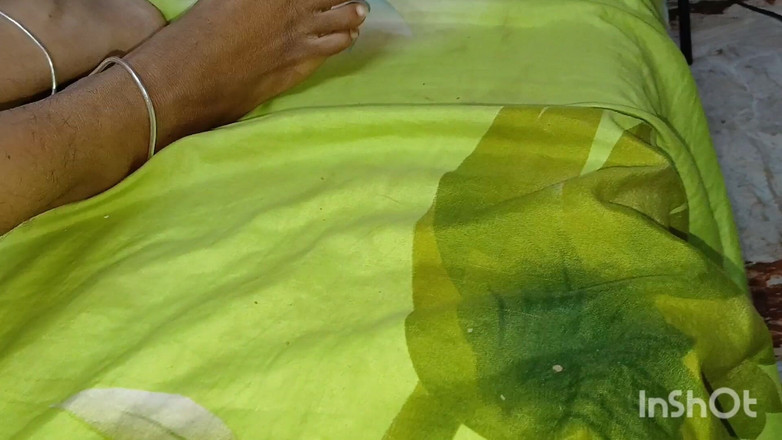 Apple Porn: 我第一次操我可爱的继妹