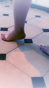 Sexy Feet Walking