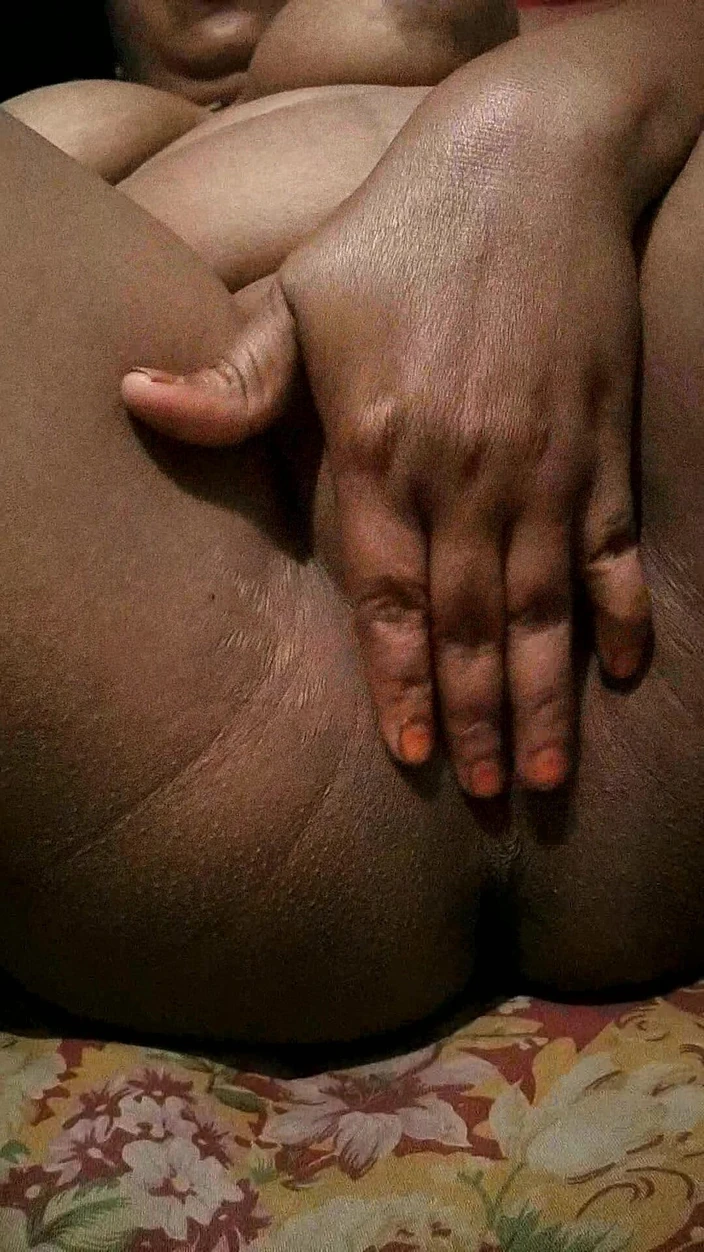 Sadia vabi: Sadia Vabi Is Fingaring in Her Pussy