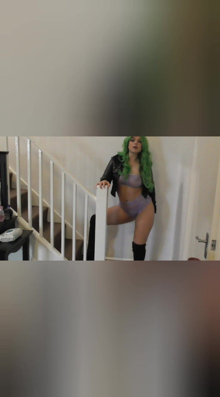 Mandy Foxxx: Kompilacja bielizny i puszczalskiego stroju