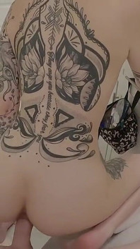 Petite Tatted teen ošukaná a vystříkaná na obličej