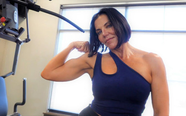 GoddessZephy: Fitness Chick Flexing! Custom Clip