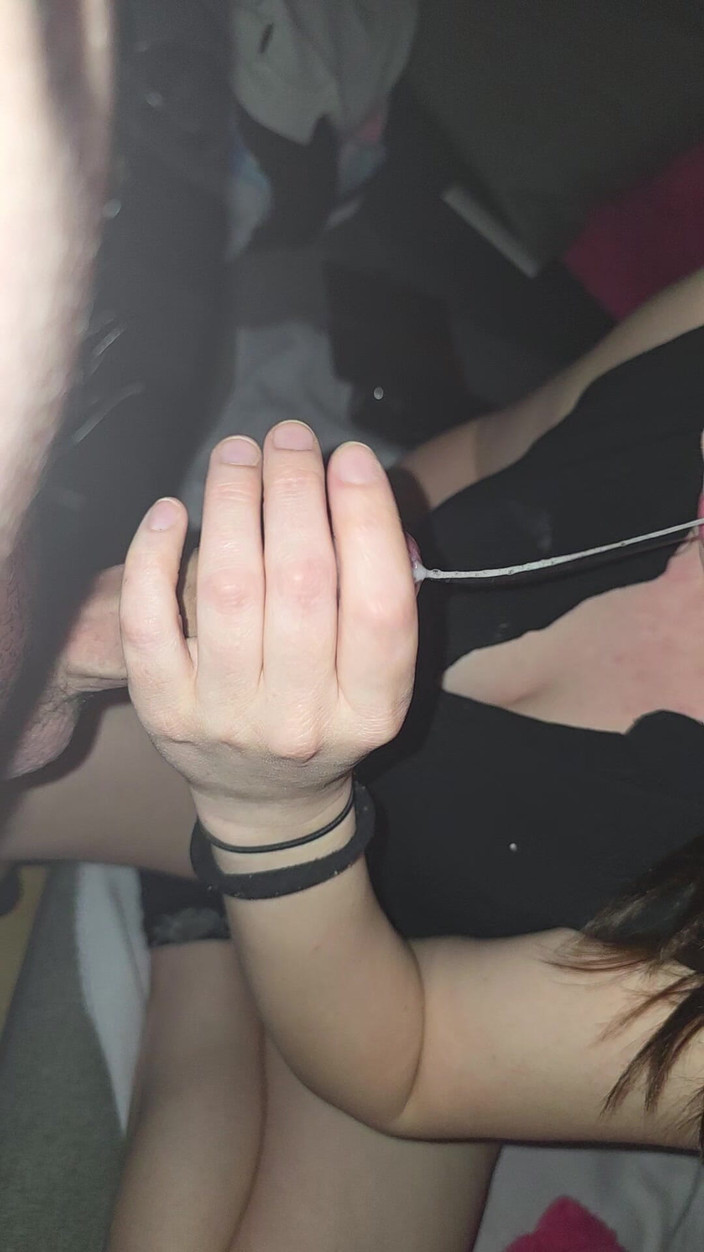 Mora_2000: Seks oralny uwielbiam brać kutasa do ust :)