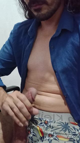 Mr Viking: Rapaz latin batendo uma com pau grande