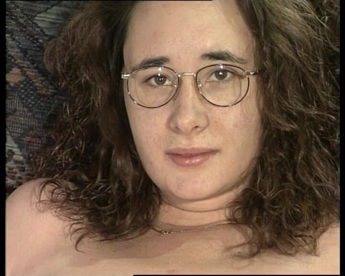 YOUR FIRST PORN: Lisa Berbulu tidak berani menunjukkan lagi Softclip